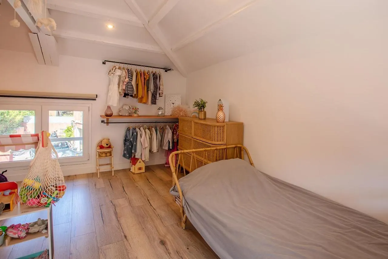 Villa De 300M² Proche De La Plage Saint-Raphael  0*, Saint-Raphael (Var)