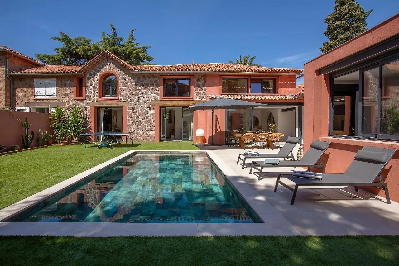 Villa De 300M² Proche De La Plage Saint-Raphaël 0*,  Francie